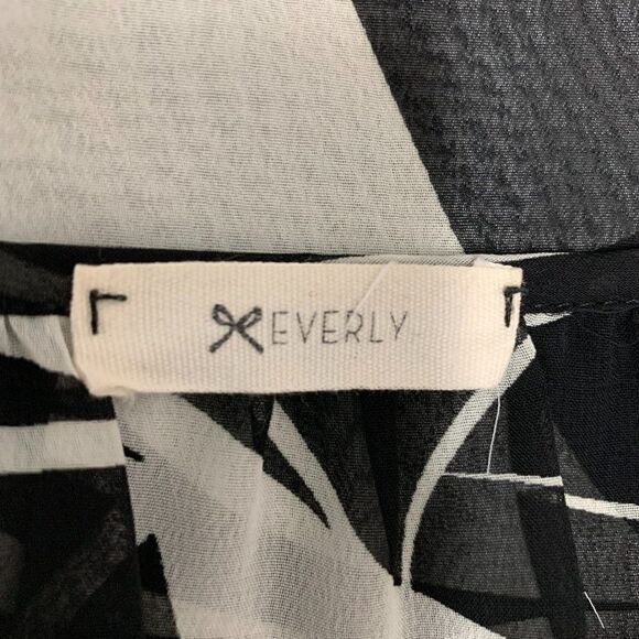 GORGEOUS Everly 3/4 Length Sheer Top Size Small - Picture 4 of 5